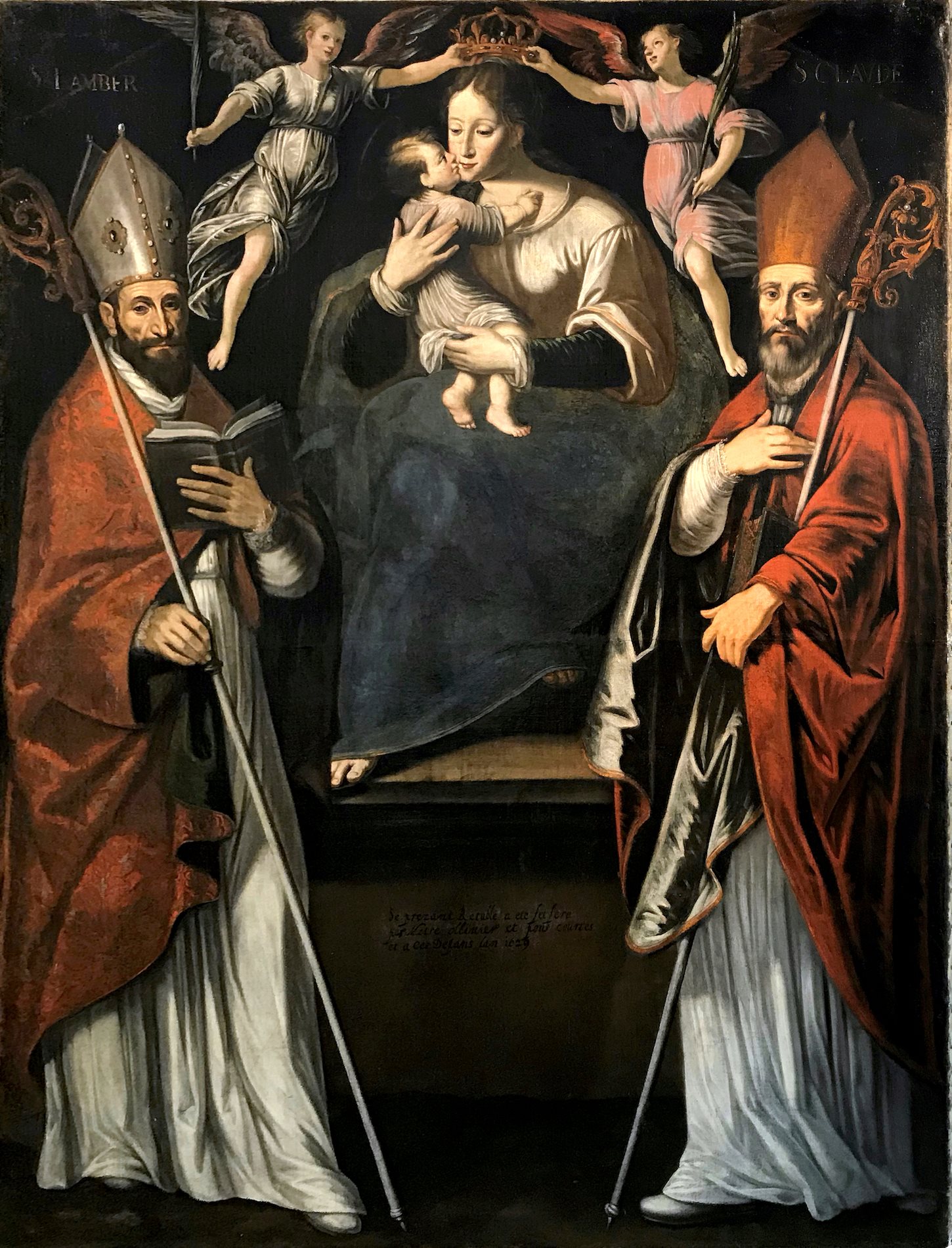 Madonna in trono col Bambino ed angeli, tra San Lamberto e San Claudio Scuola piemontese di Madonna in trono col Bambino ed angeli, tra San Lamberto e San Claudio Scuola piemontese di